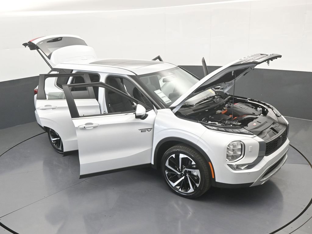 New 2025 Mitsubishi Outlander SE image 70