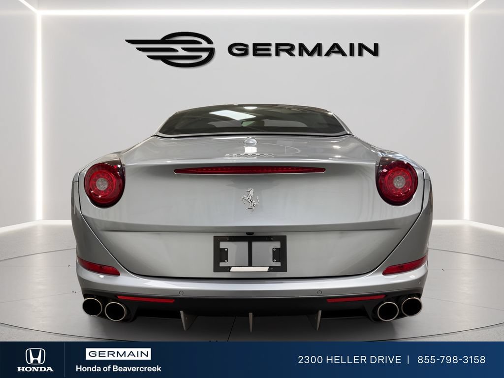 Used 2017 Ferrari California T RWD image 7