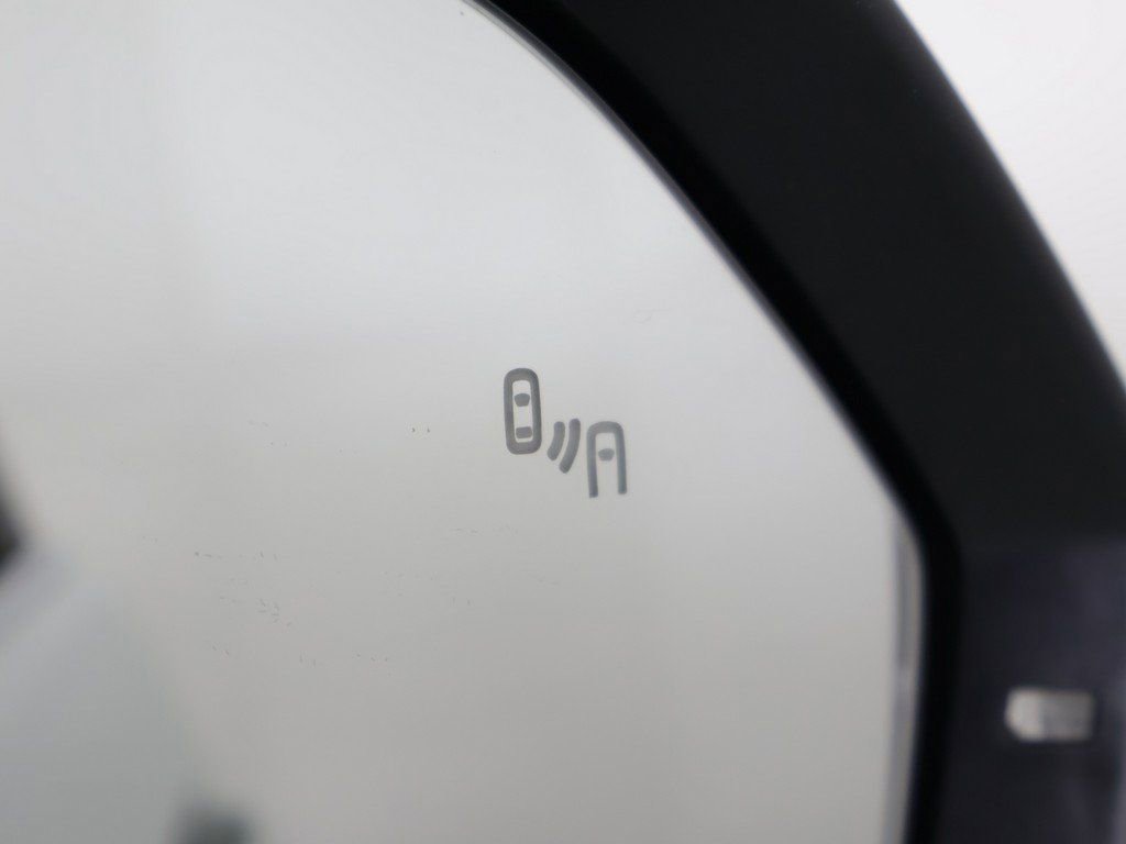 Used 2022 Volkswagen Atlas Cross Sport SE image 36