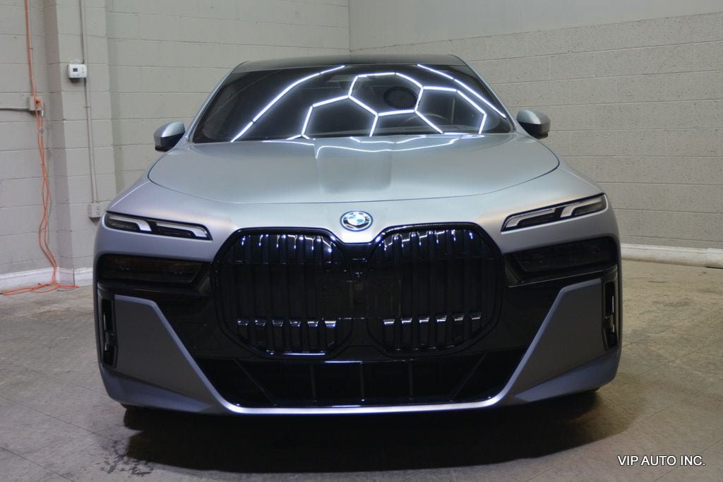 Used 2023 BMW i7 xDrive60 AWD/4WD image 8