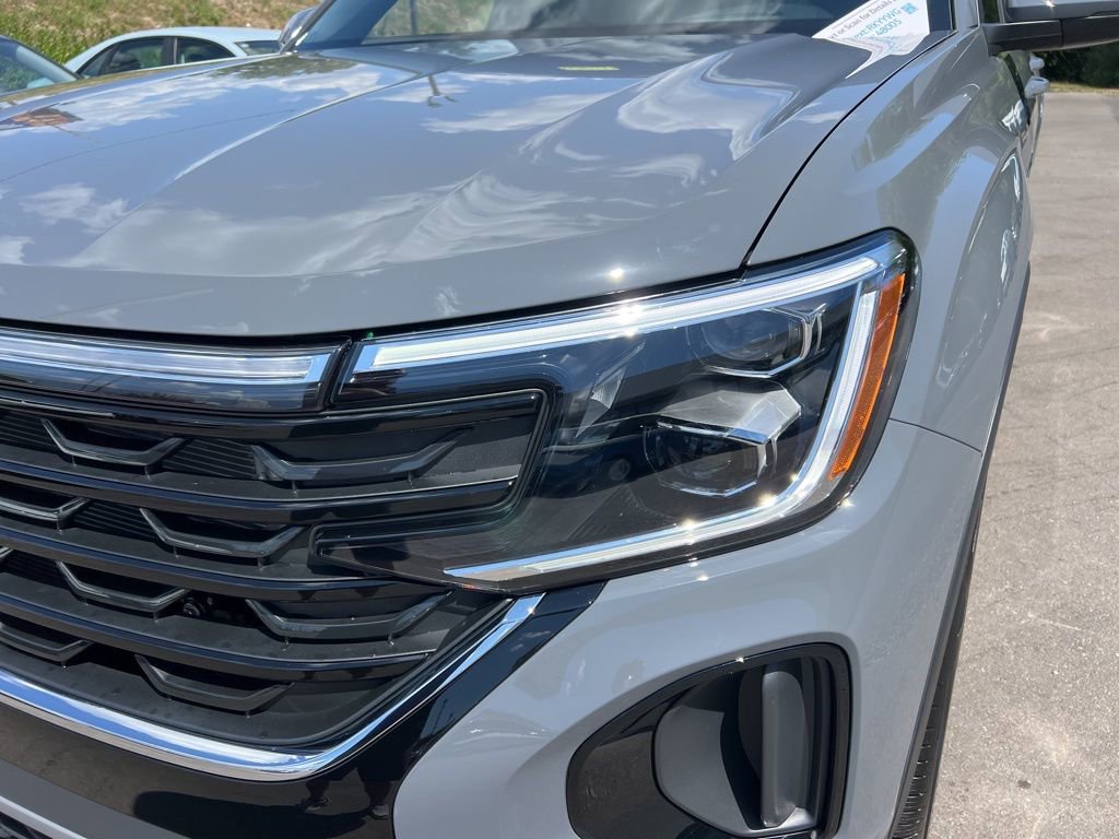 New 2026 Volkswagen Atlas Cross Sport SEL image 9