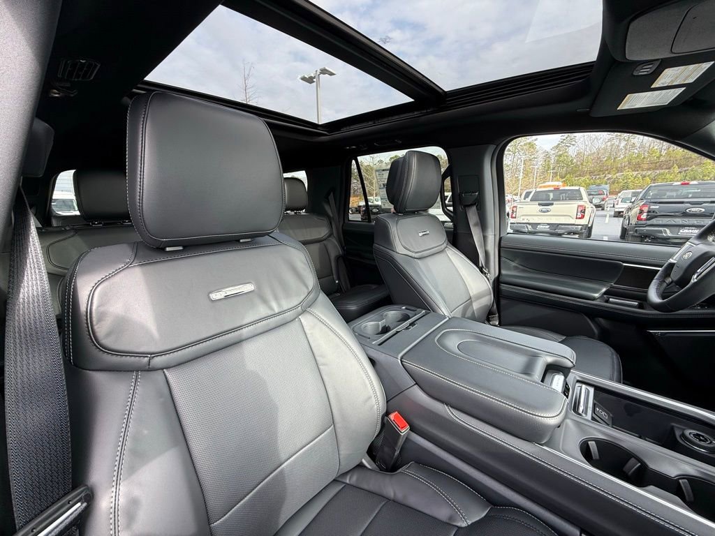 New 2026 Ford Expedition Platinum w/ Stealth Appearance Package image 33