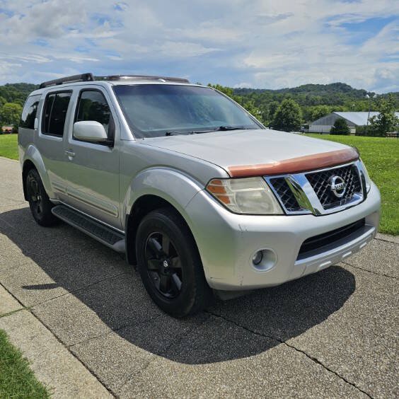 Used 2008 Nissan Pathfinder SE w/ Leather Pkg