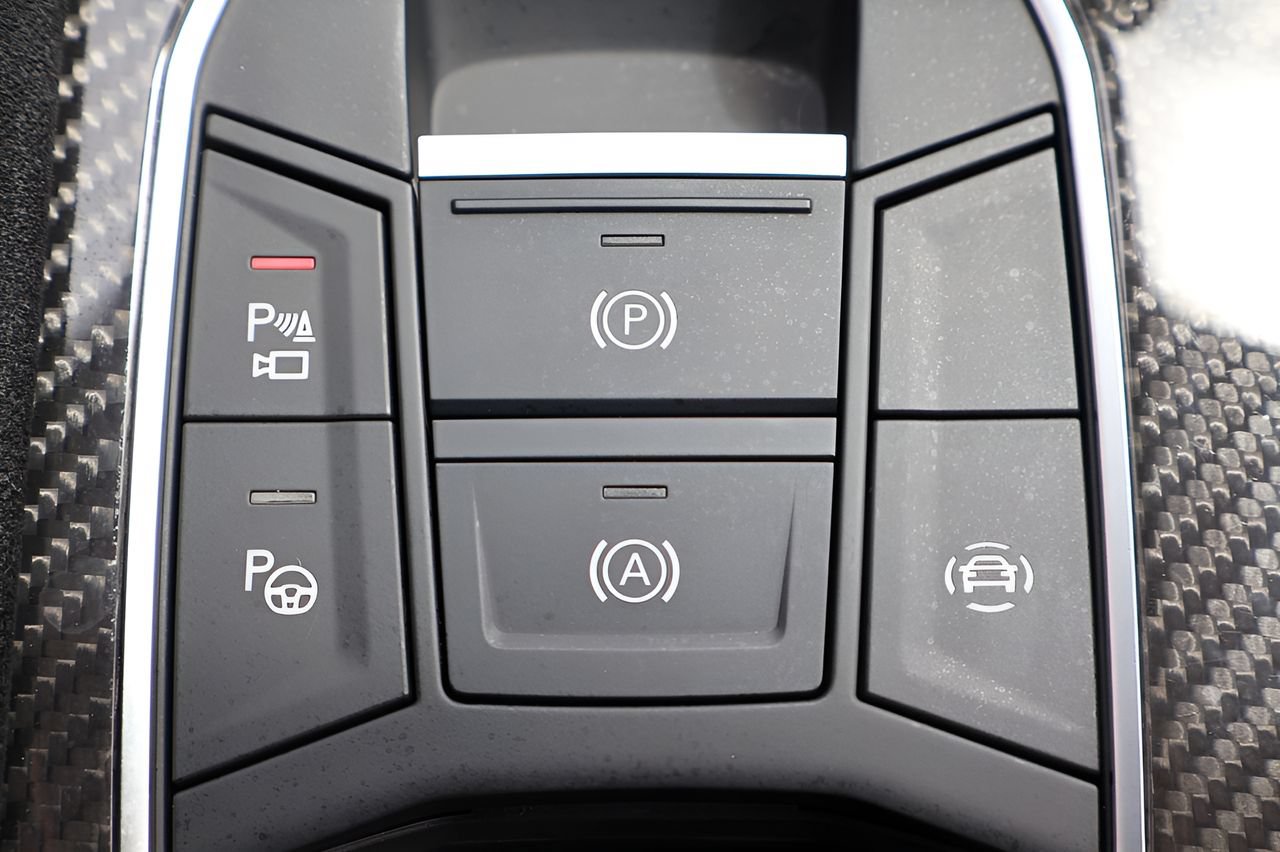 Used 2024 Lamborghini Urus Performante AWD/4WD image 29