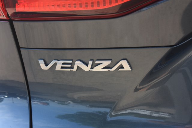 Used 2021 Toyota Venza XLE AWD/4WD image 7