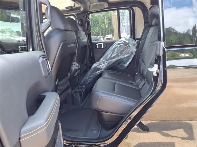 New 2025 Jeep Gladiator Sport image 16