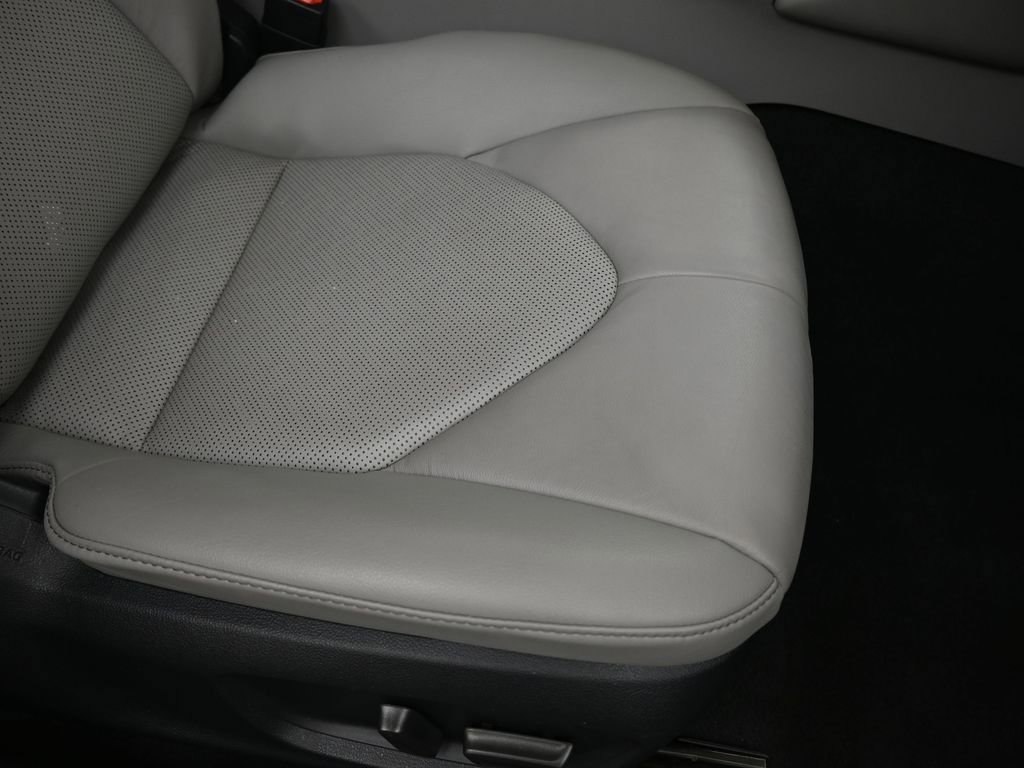Used 2023 Toyota Camry XLE w/ Cold Weather Package image 12