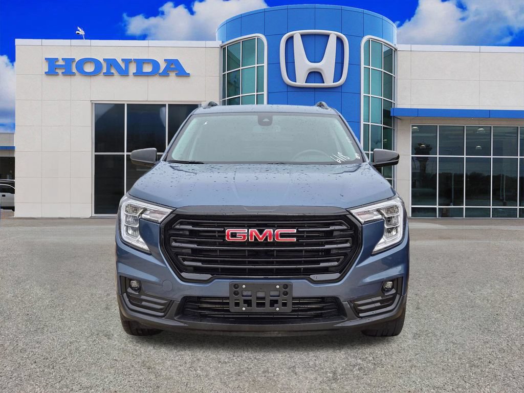 Used 2024 GMC Terrain SLT w/ Elevation Edition AWD/4WD image 4