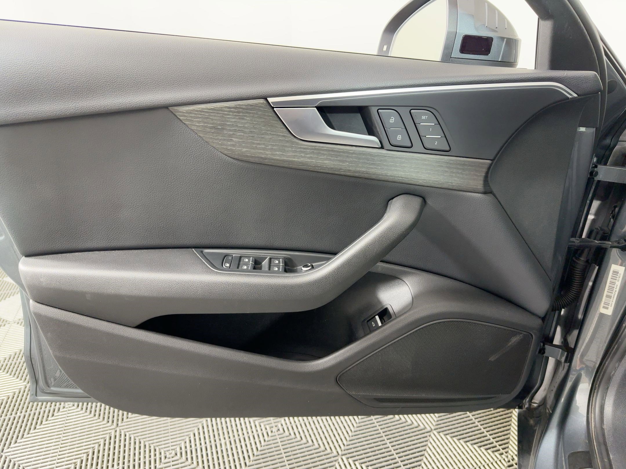 Used 2019 Audi A4 2.0T Premium image 10