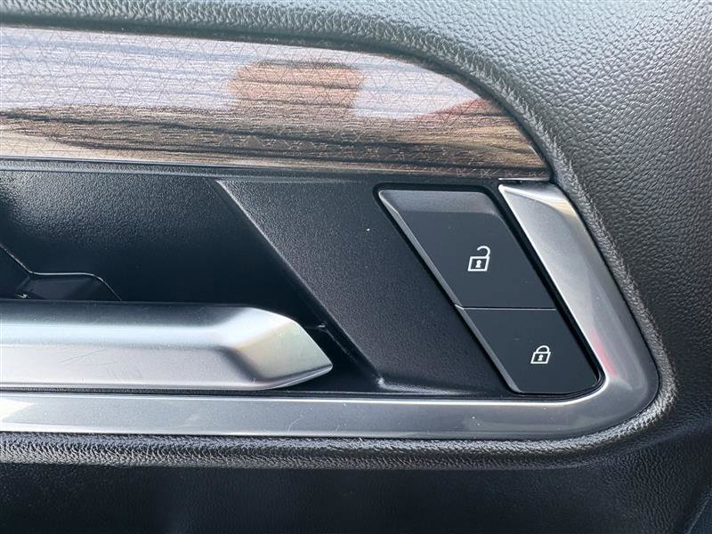 Used 2025 Chevrolet Silverado 1500 LT image 11