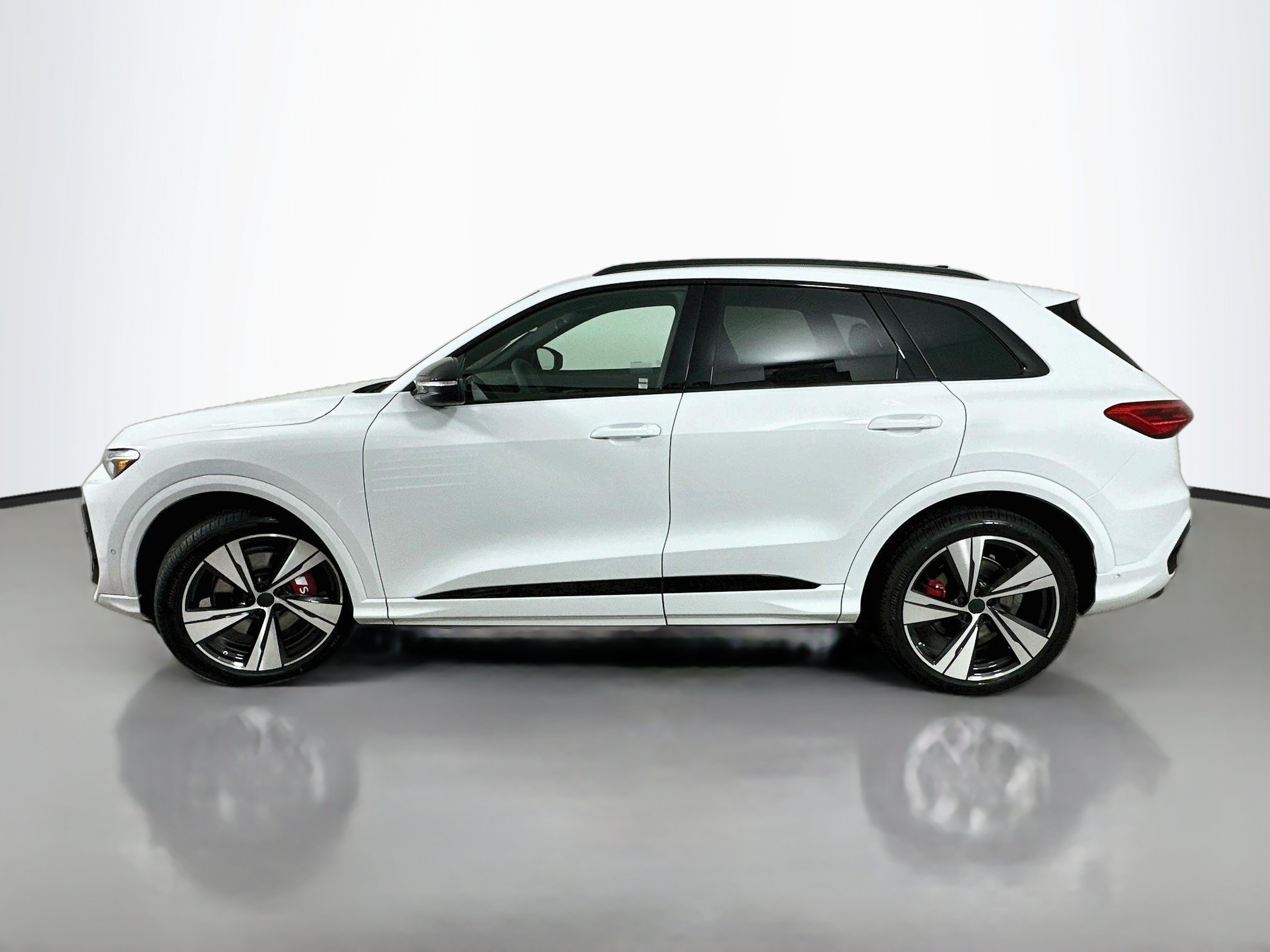 New 2026 Audi SQ5 Premium Plus AWD/4WD image 4
