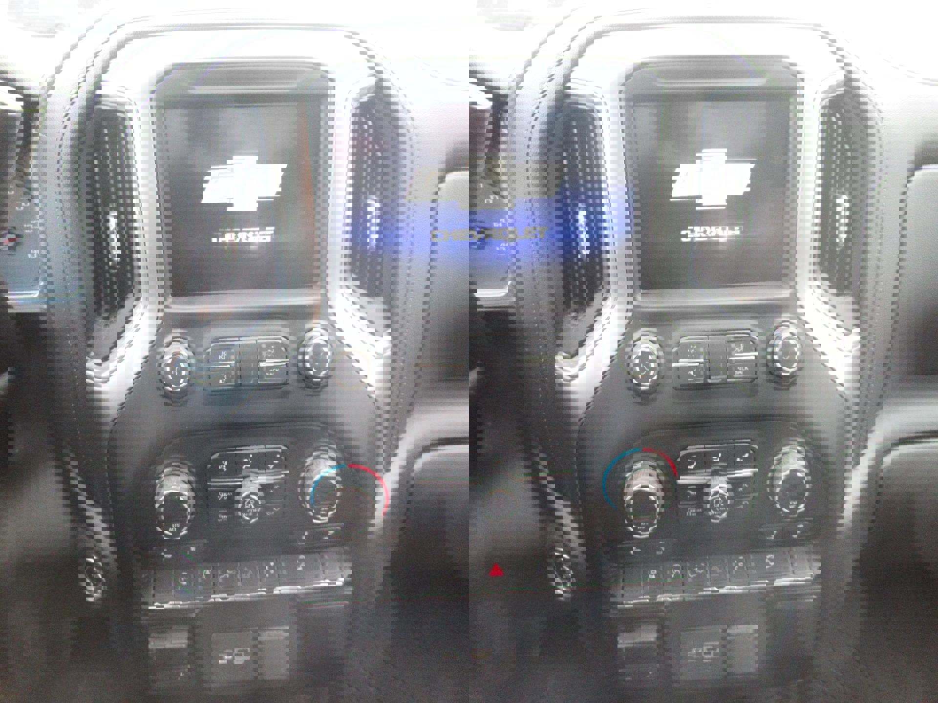 Used 2019 Chevrolet Silverado 1500 RST AWD/4WD image 12