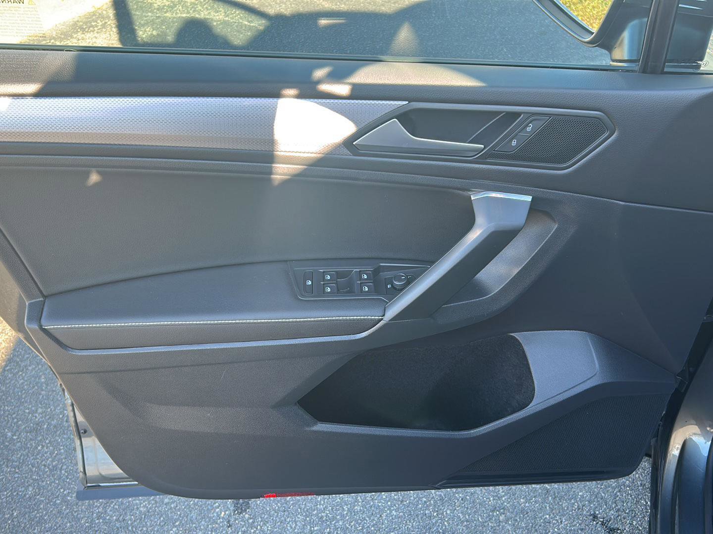 Used 2023 Volkswagen Tiguan S image 12