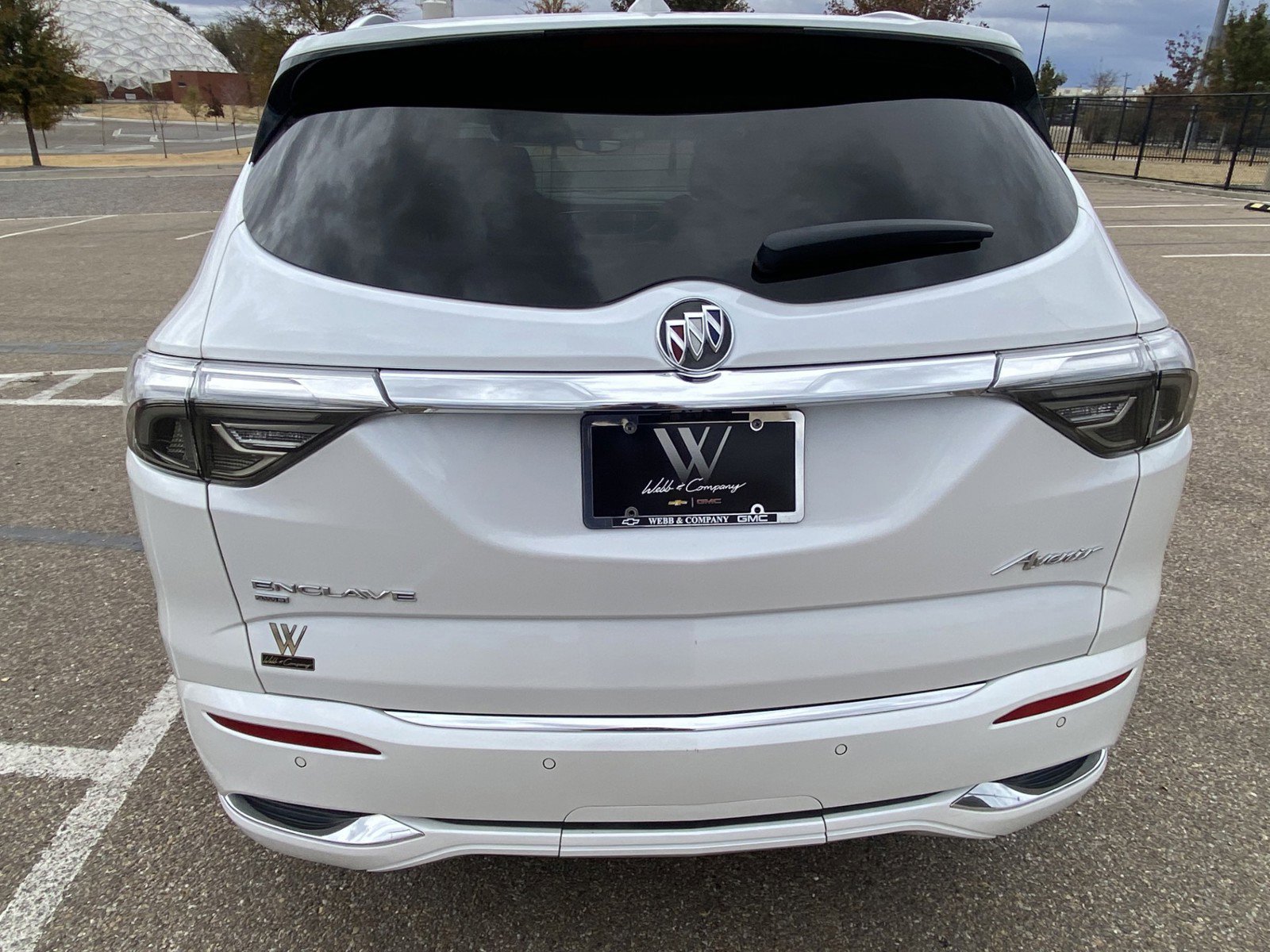 Used 2022 Buick Enclave Avenir w/ Avenir Technology Package AWD/4WD image 7