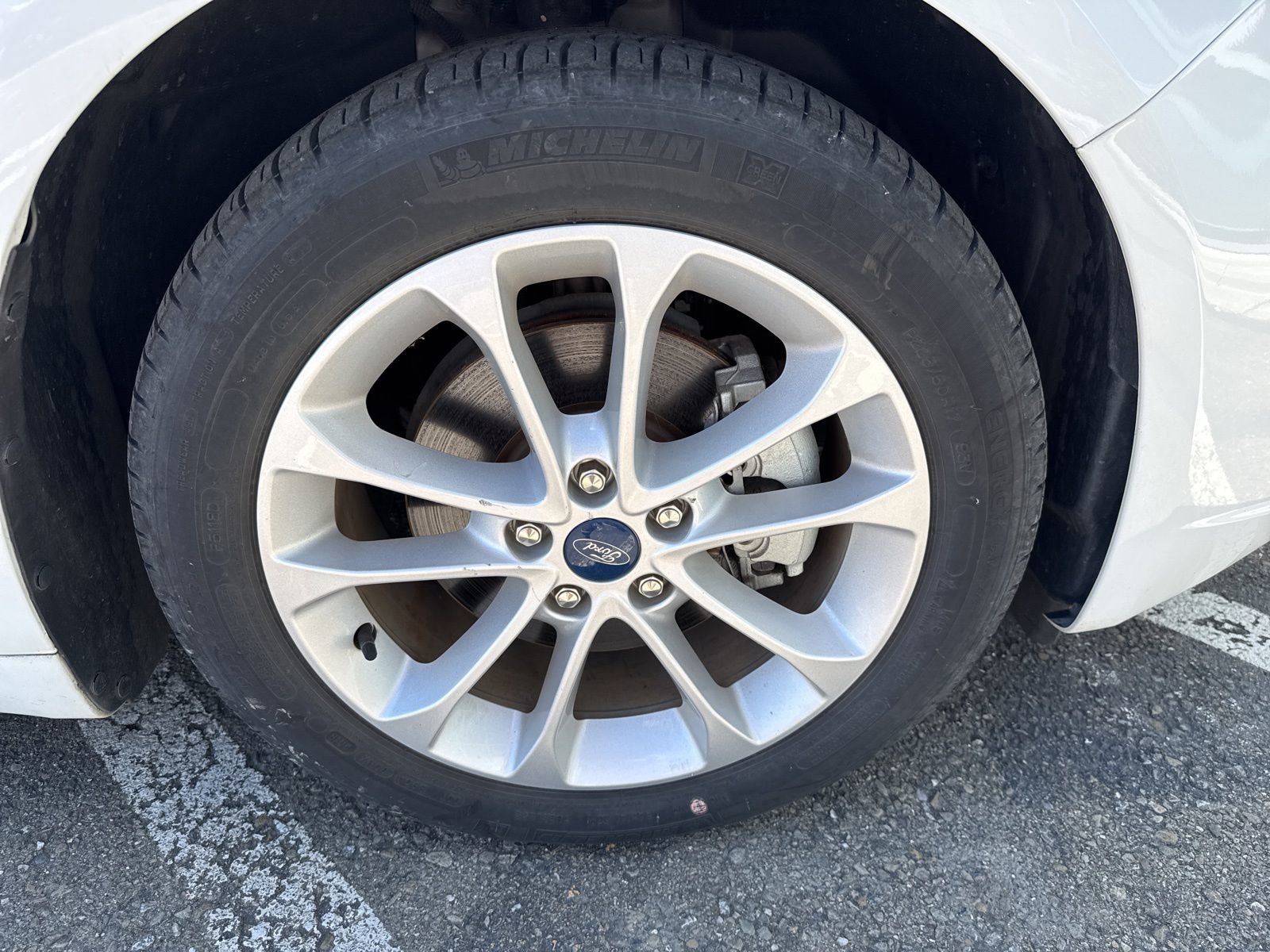 Used 2019 Ford Fusion SE FWD image 21