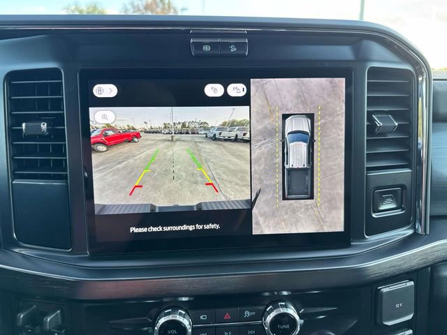 New 2026 Ford F250 Lariat w/ Black Appearance Package image 29