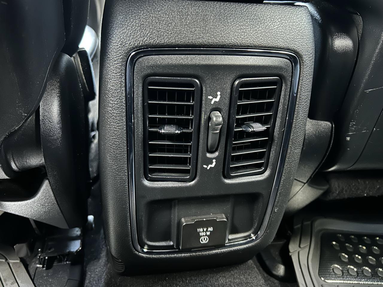 Used 2021 Jeep Grand Cherokee Laredo X AWD/4WD image 35