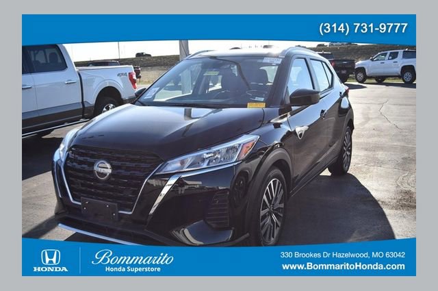 Used 2024 Nissan Kicks SV image 1