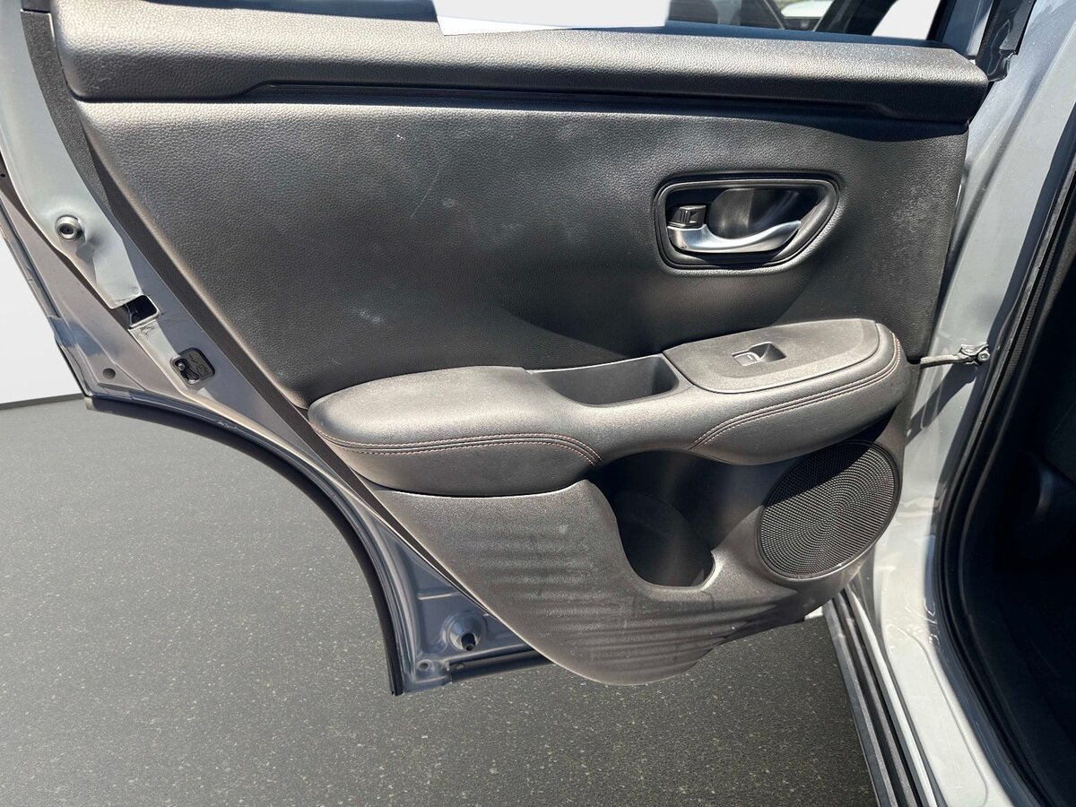 Certified 2025 Honda HR-V Sport image 11