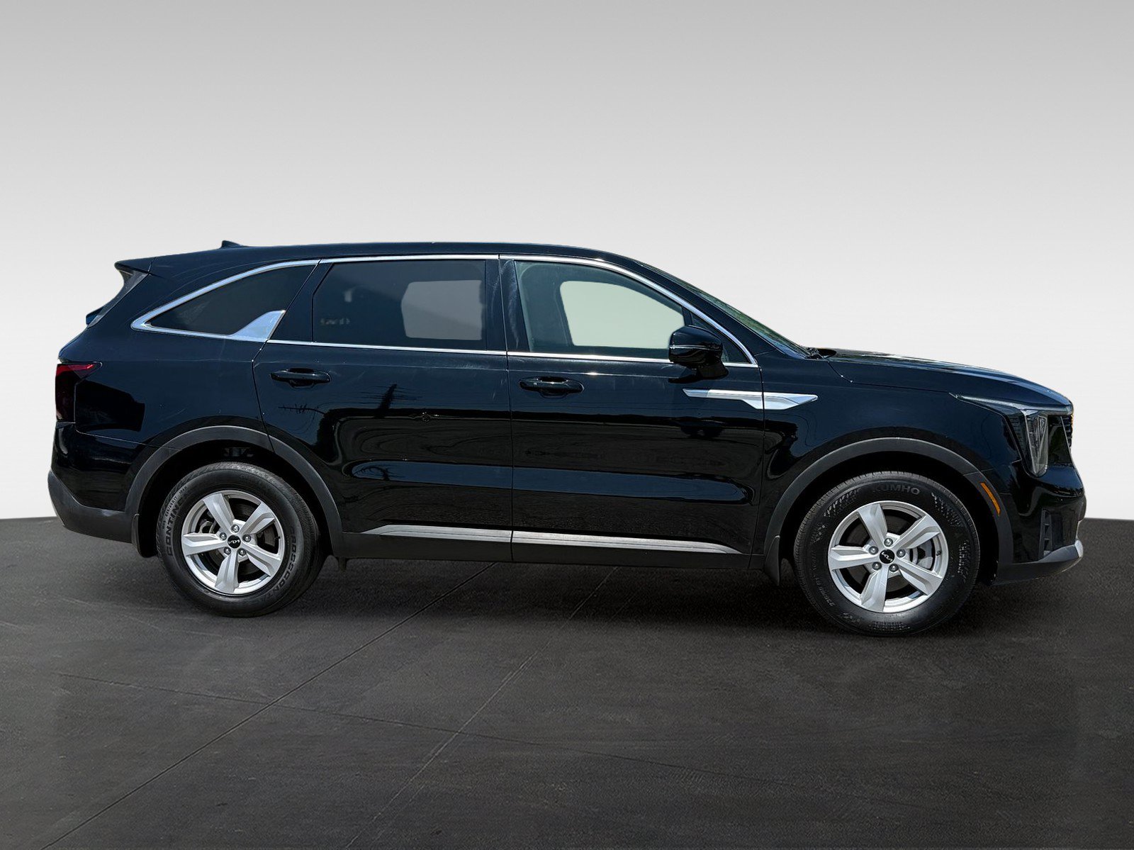 Used 2024 Kia Sorento LX FWD image 4