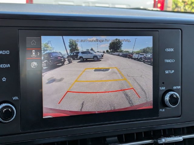 Used 2024 Kia Carnival LX FWD image 23