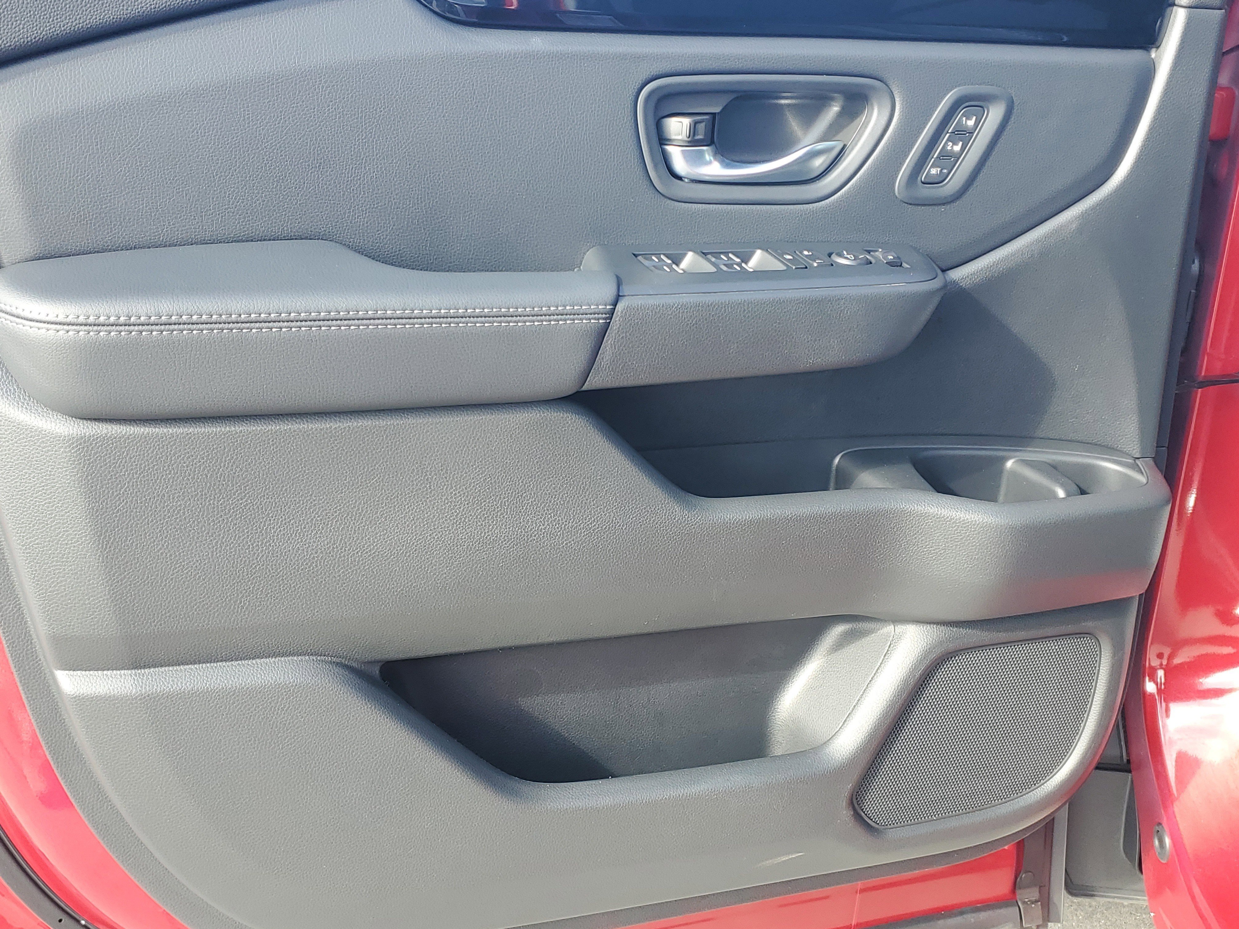 Used 2025 Honda Pilot Touring image 19