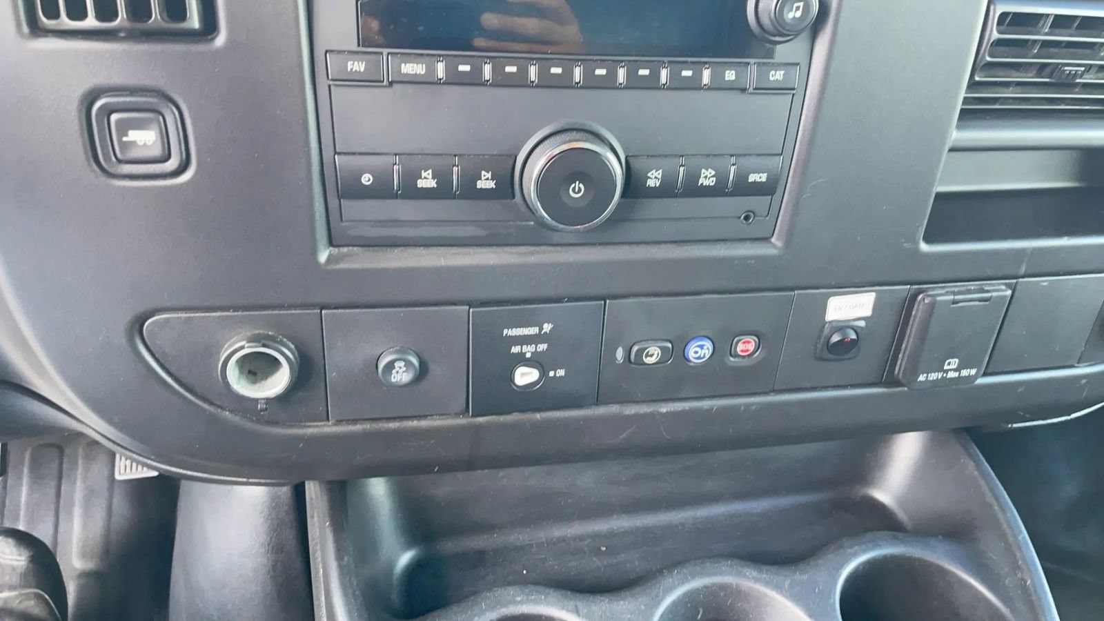 Used 2019 GMC Savana 3500 RWD image 10
