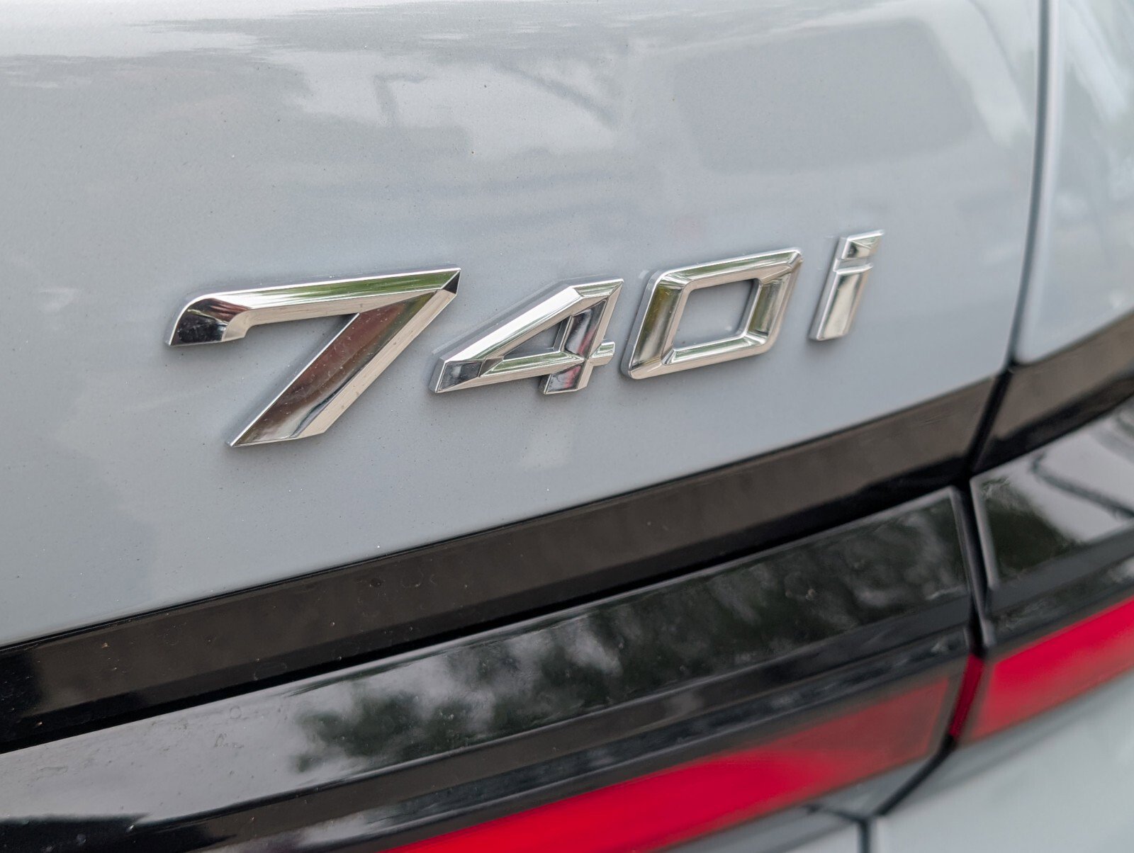 Used 2023 BMW 740i image 14