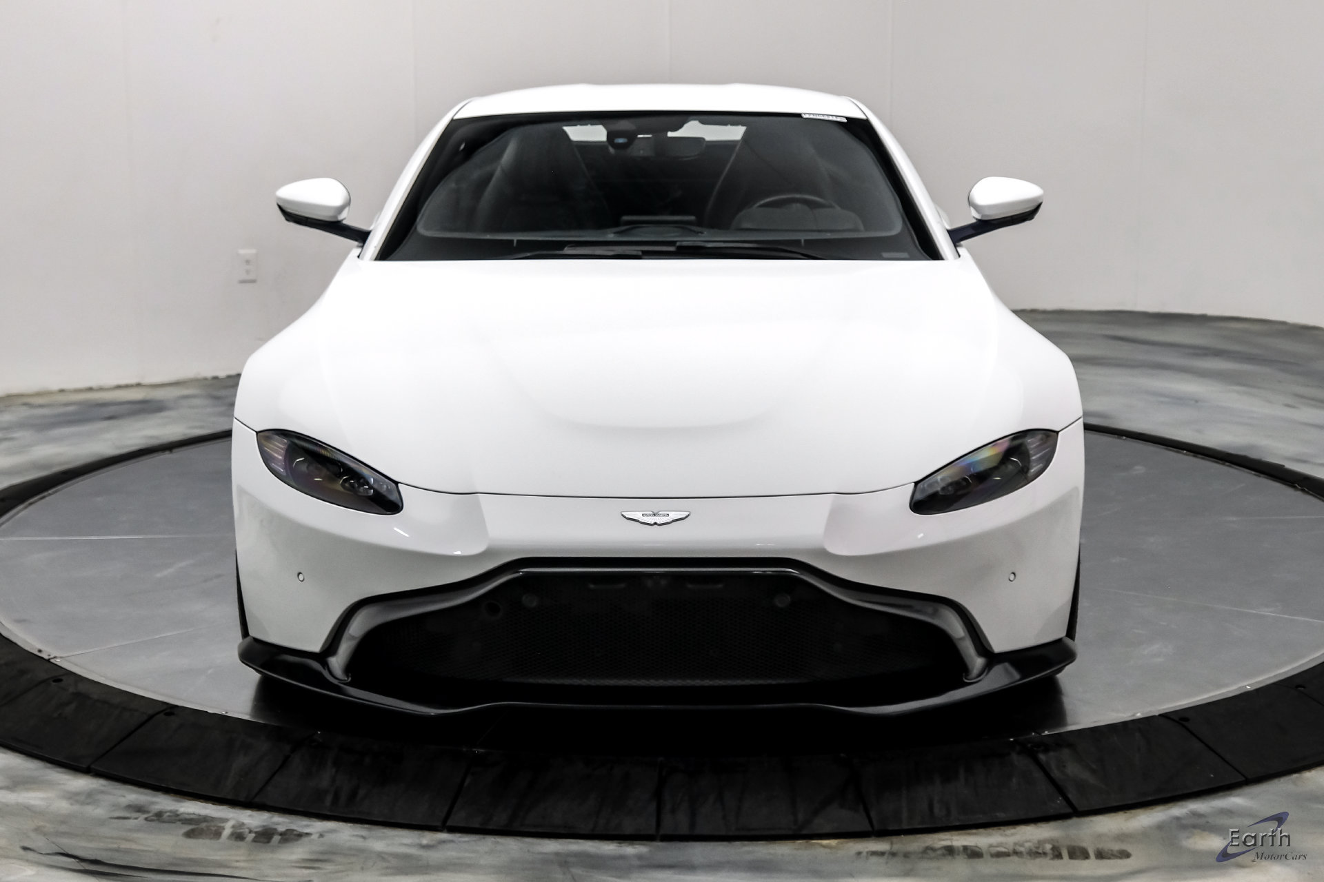 Used 2022 Aston Martin V8 Vantage Coupe RWD image 36