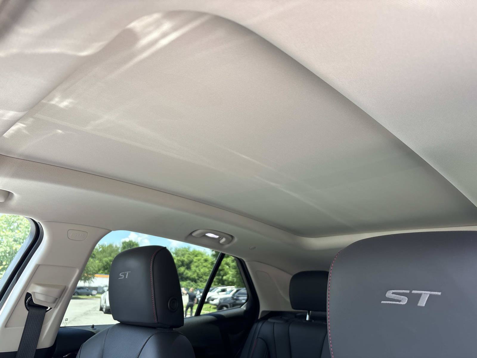 Used 2023 Buick Envision Essence w/ Sport Touring Package FWD image 17