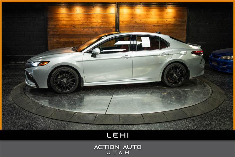 Used 2021 Toyota Camry XSE image 1