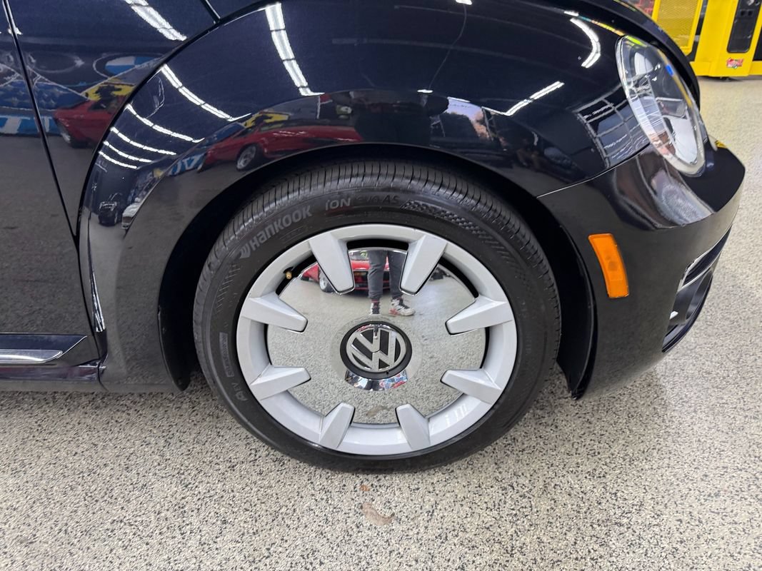 Used 2019 Volkswagen Beetle 2.0T S FWD image 34