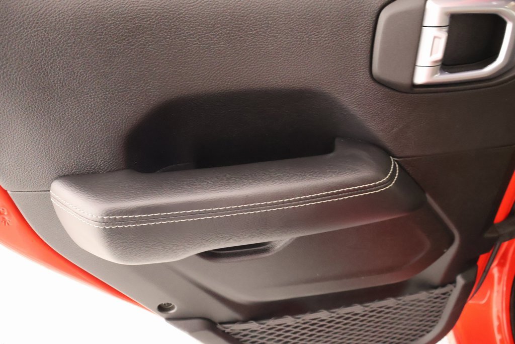 Used 2021 Jeep Wrangler Unlimited Rubicon 4xe w/ Steel Bumper Group image 17