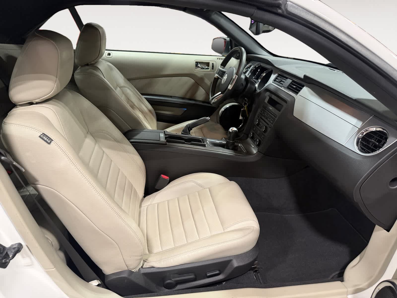 Used 2010 Ford Mustang GT Premium RWD image 16