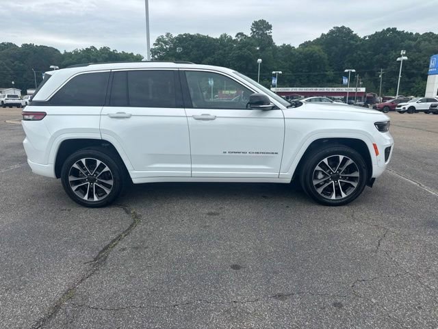 Used 2022 Jeep Grand Cherokee Overland RWD image 8