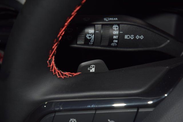 New 2025 Chevrolet Equinox EV RS w/ Convenience Package II image 36