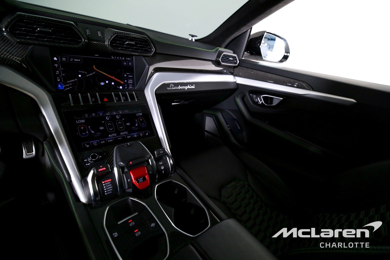 Used 2019 Lamborghini Urus AWD/4WD image 15