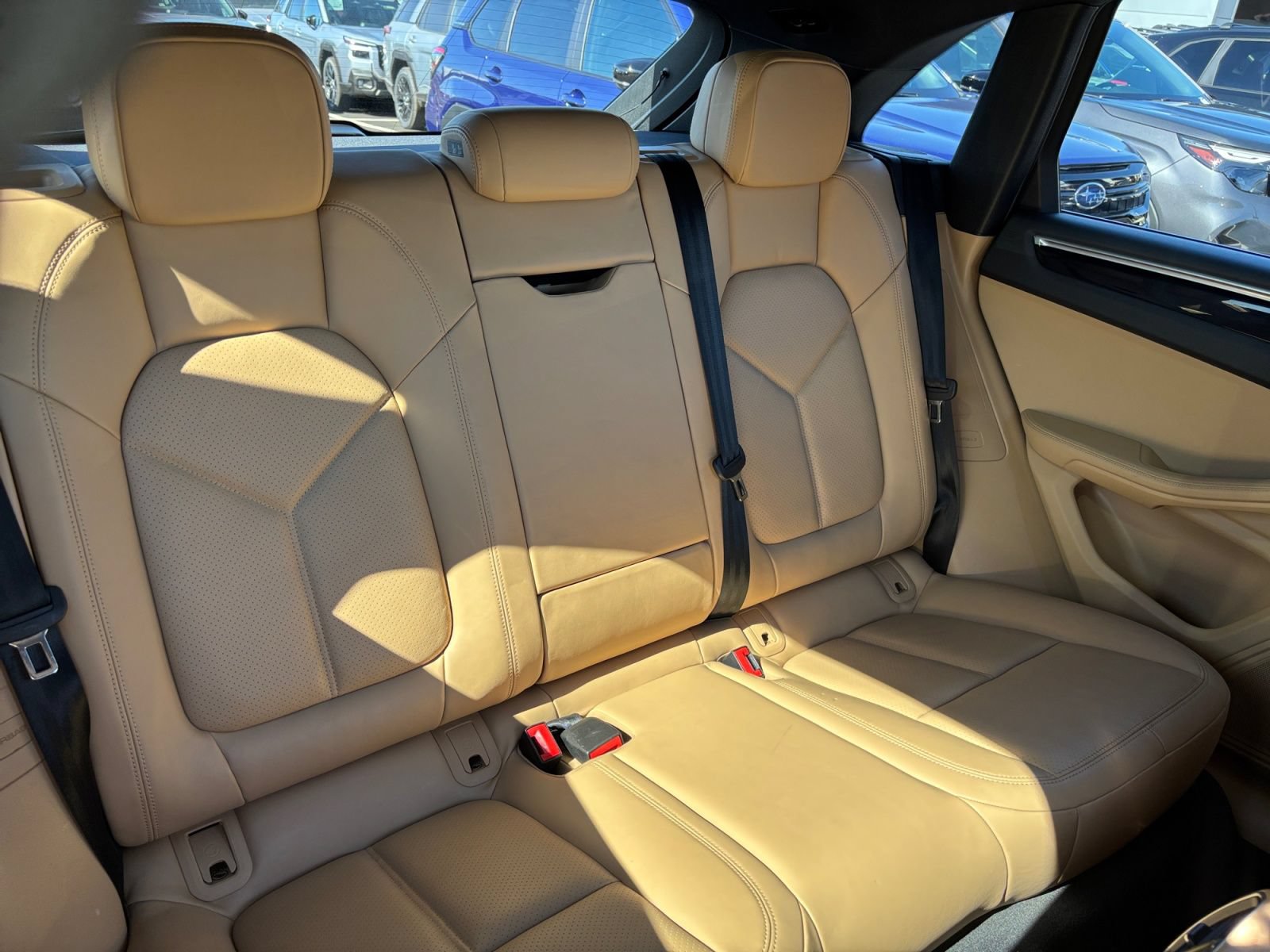Used 2018 Porsche Macan AWD/4WD image 18