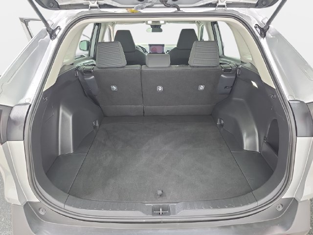 Certified 2025 Toyota RAV4 LE AWD/4WD image 31