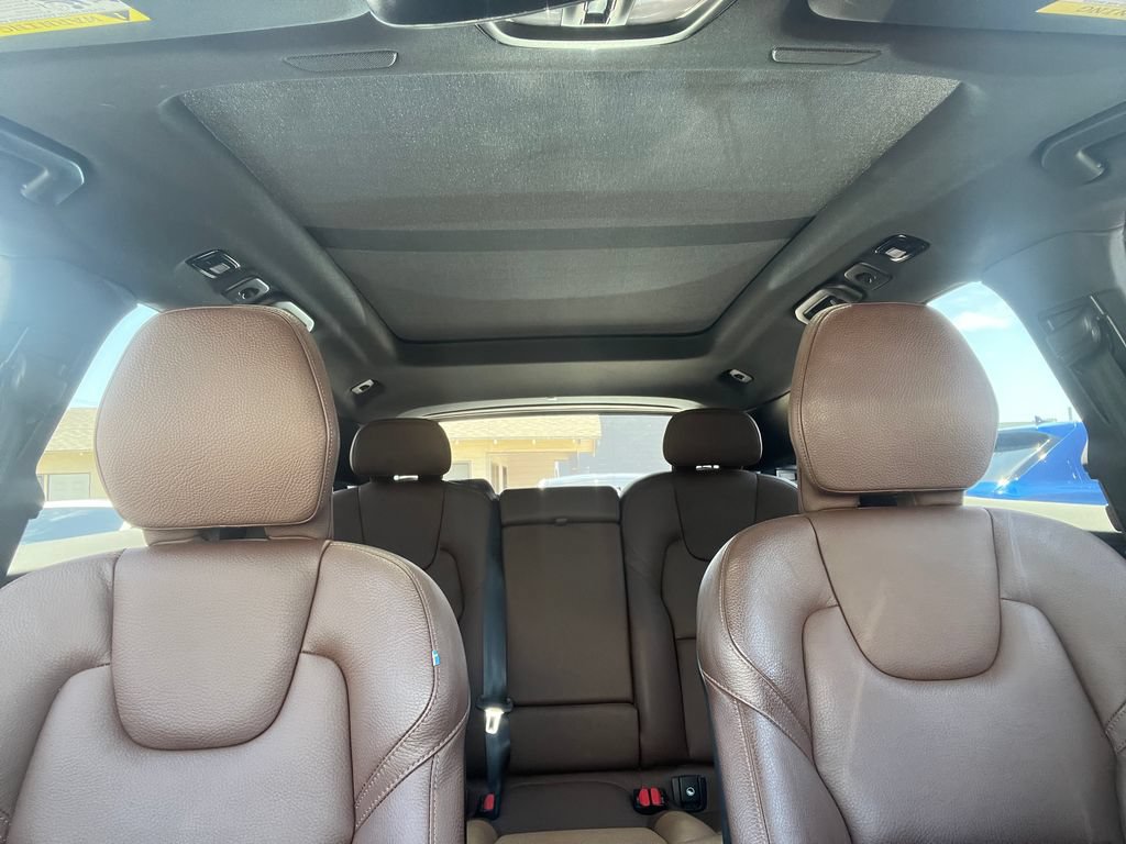 Used 2023 Volvo XC60 B5 Plus AWD/4WD image 20