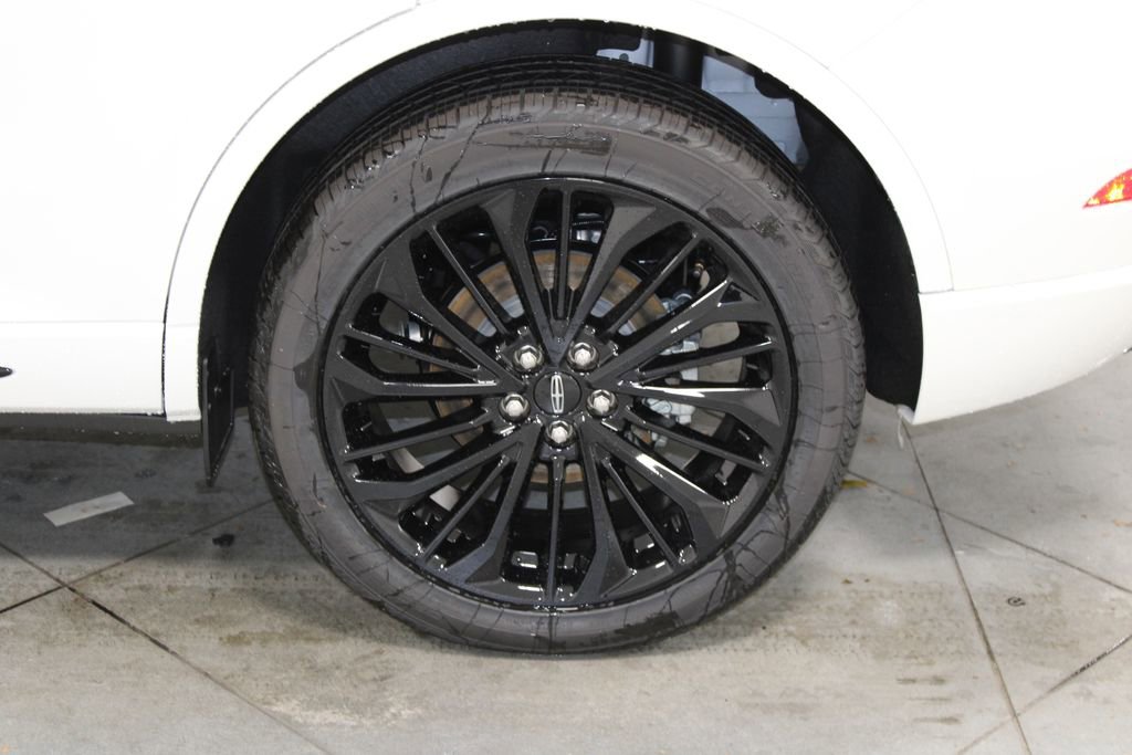 New 2026 Lincoln Corsair Reserve image 17