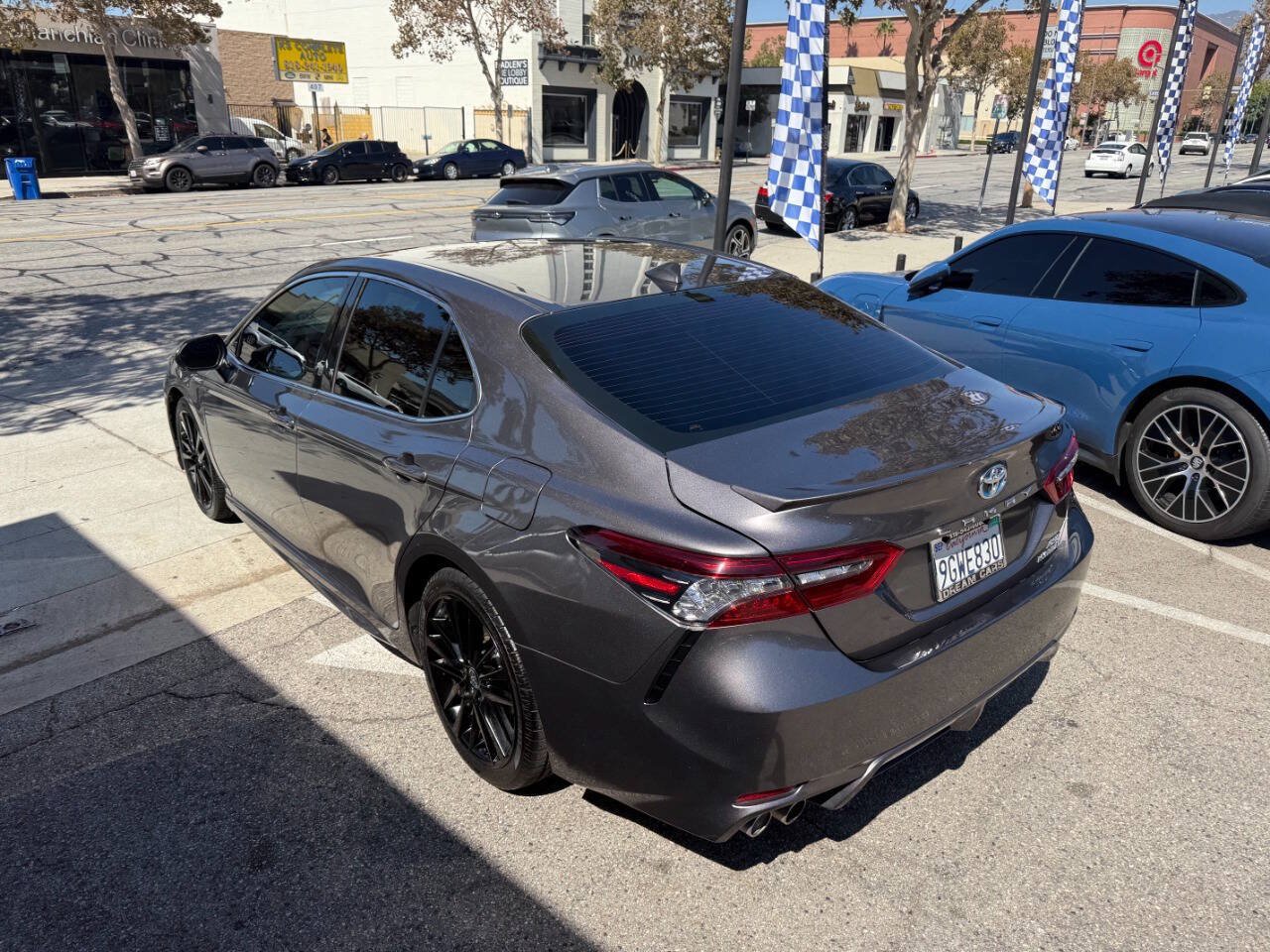 Used 2021 Toyota Camry XSE FWD image 19