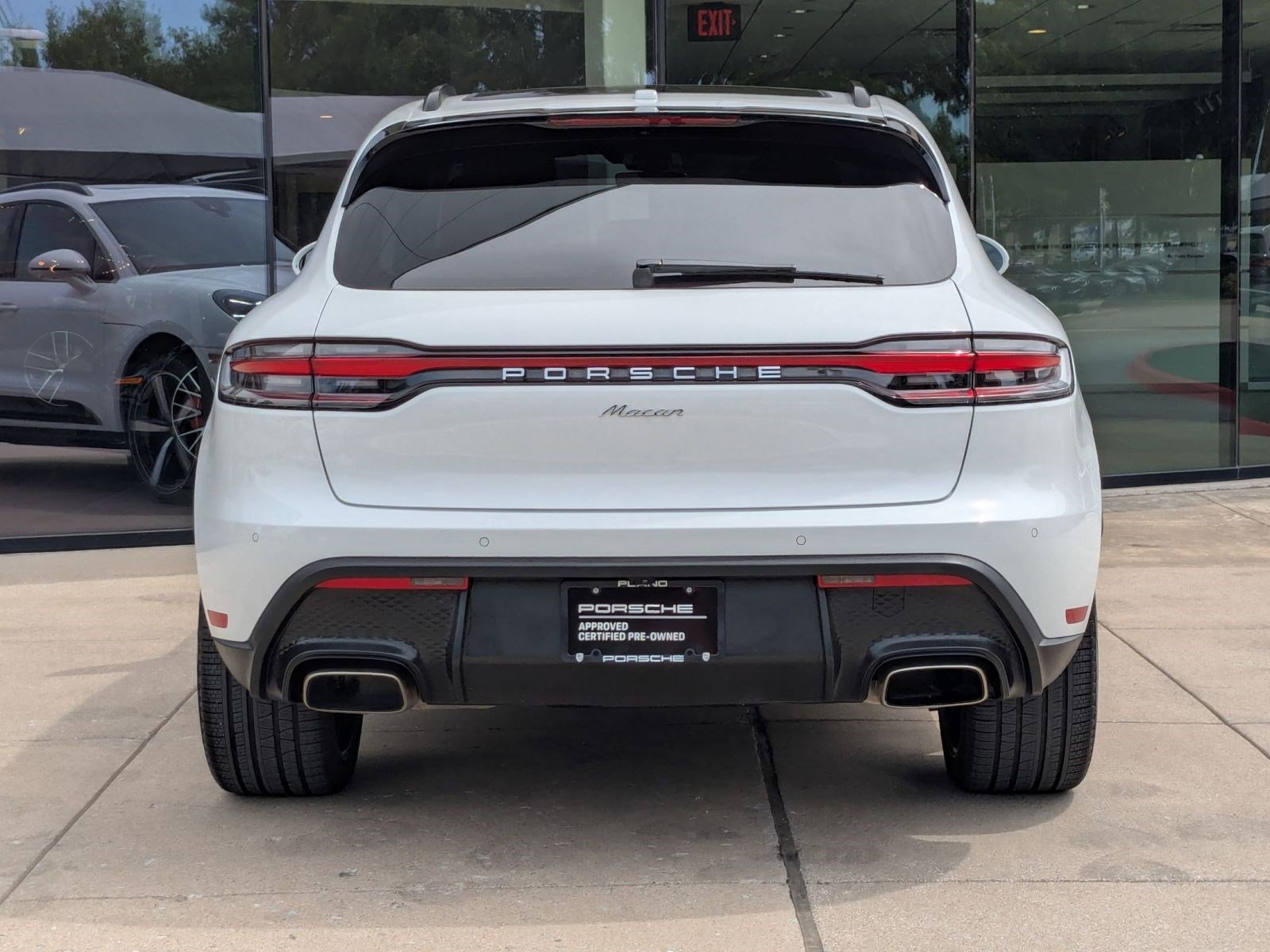 Certified 2026 Porsche Macan AWD/4WD image 10
