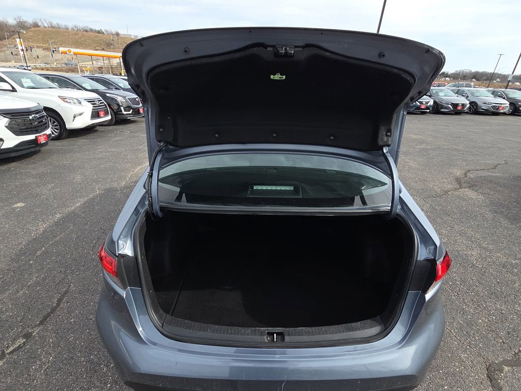 Used 2024 Toyota Corolla LE image 31