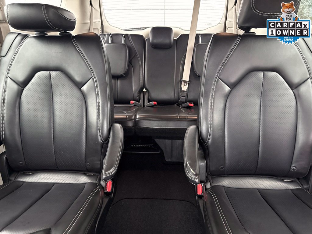 Used 2023 Chrysler Pacifica Touring-L FWD image 31