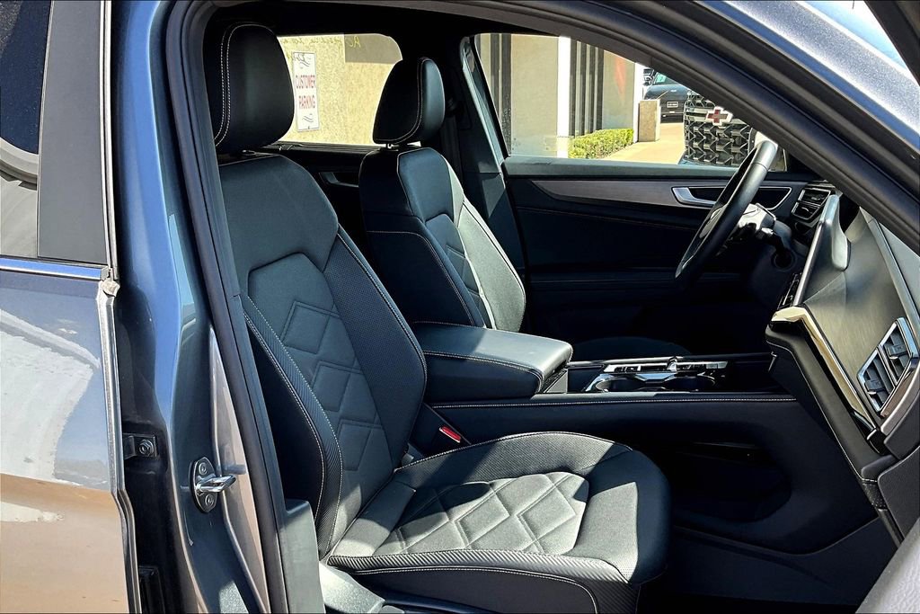 Used 2024 Volkswagen Atlas Cross Sport SE image 10