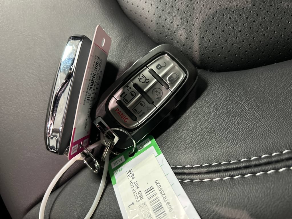New 2026 Chrysler Pacifica Select w/ S Appearance Package FWD image 20