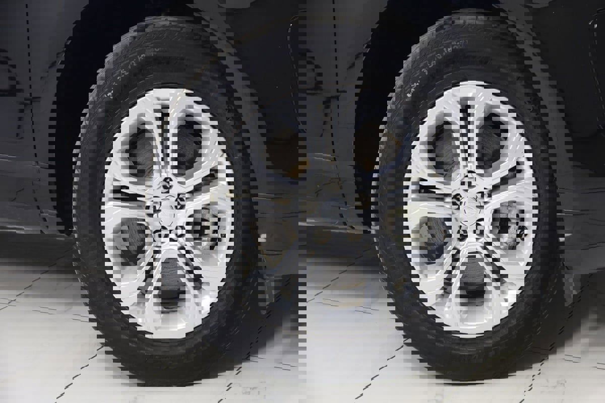 Used 2020 Land Rover Range Rover Evoque S image 13