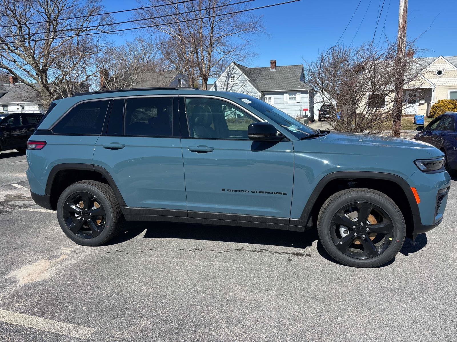 Used 2026 Jeep Grand Cherokee Limited w/ Limited Altitude Package AWD/4WD image 2