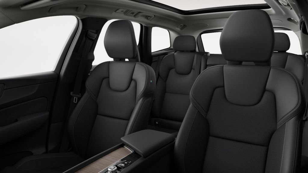 New 2027 Volvo XC60 B5 Ultra AWD/4WD image 7